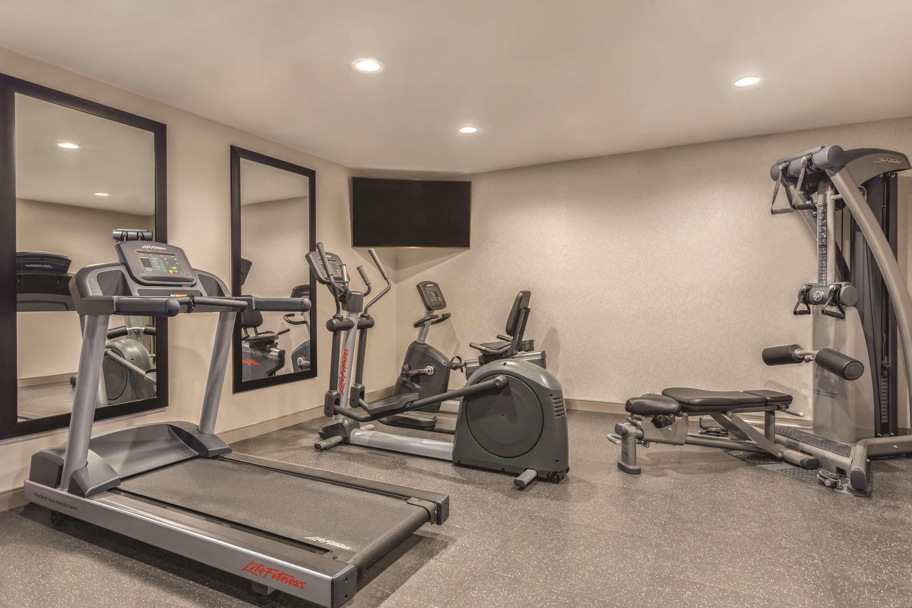 Country & By Radisson, Erie, Pa Hotel 3*