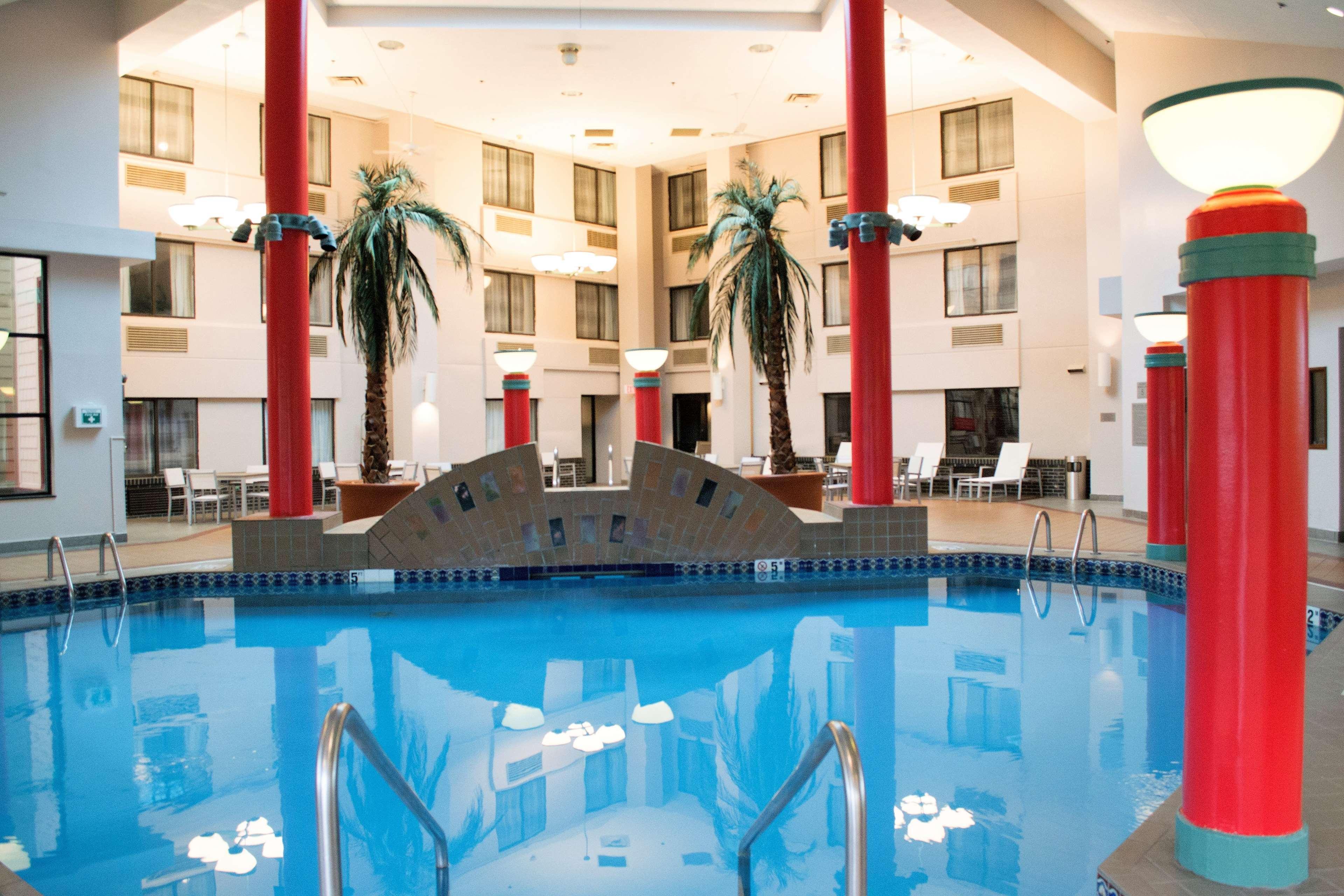 Country & By Radisson, Erie, Pa
