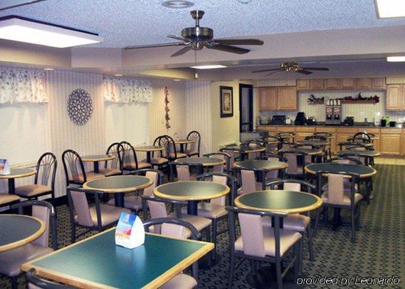 Country & By Radisson, Erie, Pa Hotel