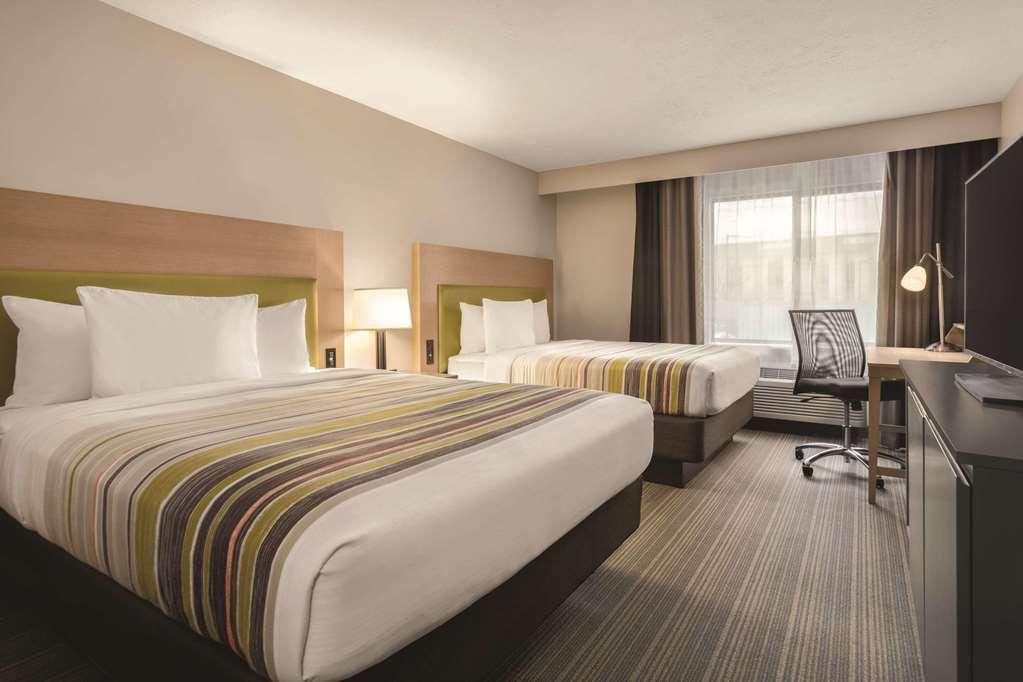 Country & By Radisson, Erie, Pa 3*