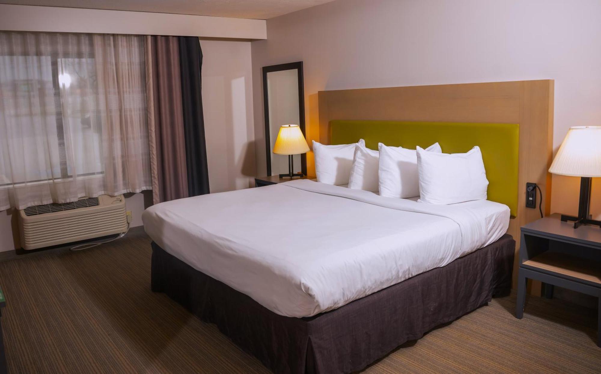 Country & By Radisson, Erie, Pa Hotel 3*