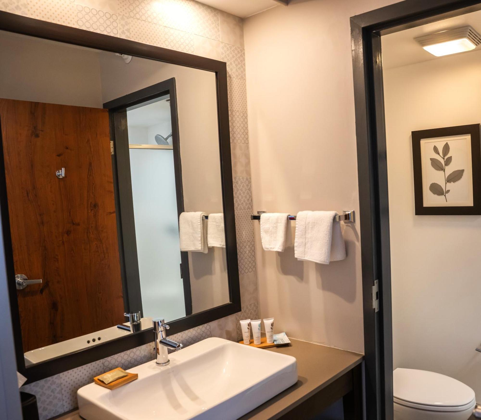 Country & By Radisson, Erie, Pa 3* Kearsarge