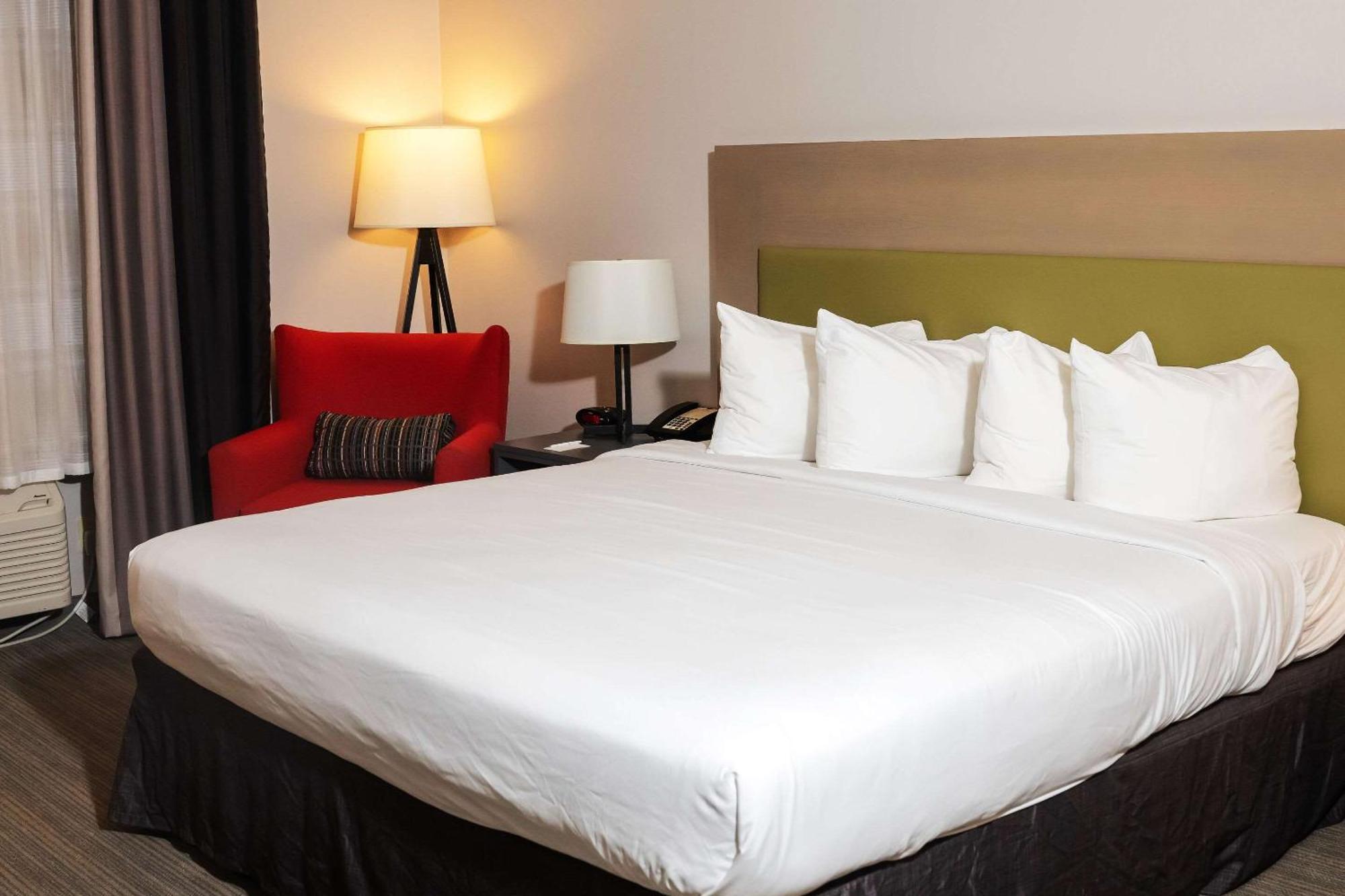 Country & By Radisson, Erie, Pa 3*