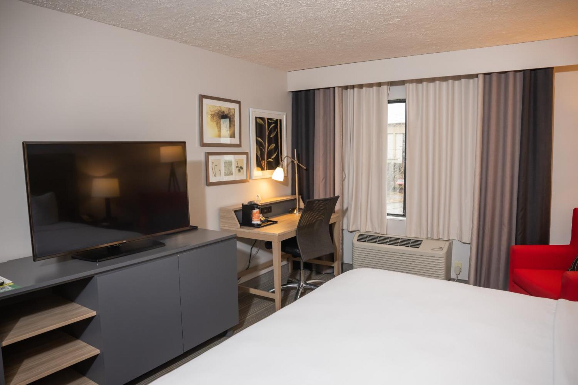 Country & By Radisson, Erie, Pa 3* Kearsarge