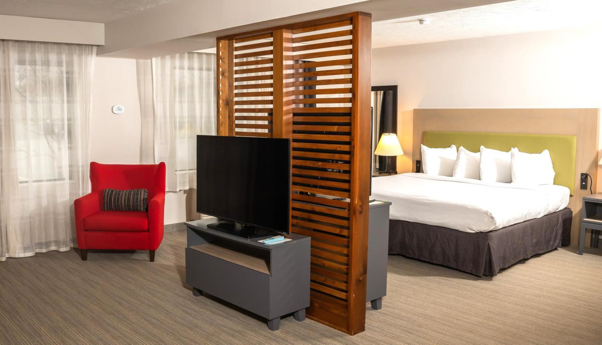 Country & By Radisson, Erie, Pa Hotel Kearsarge