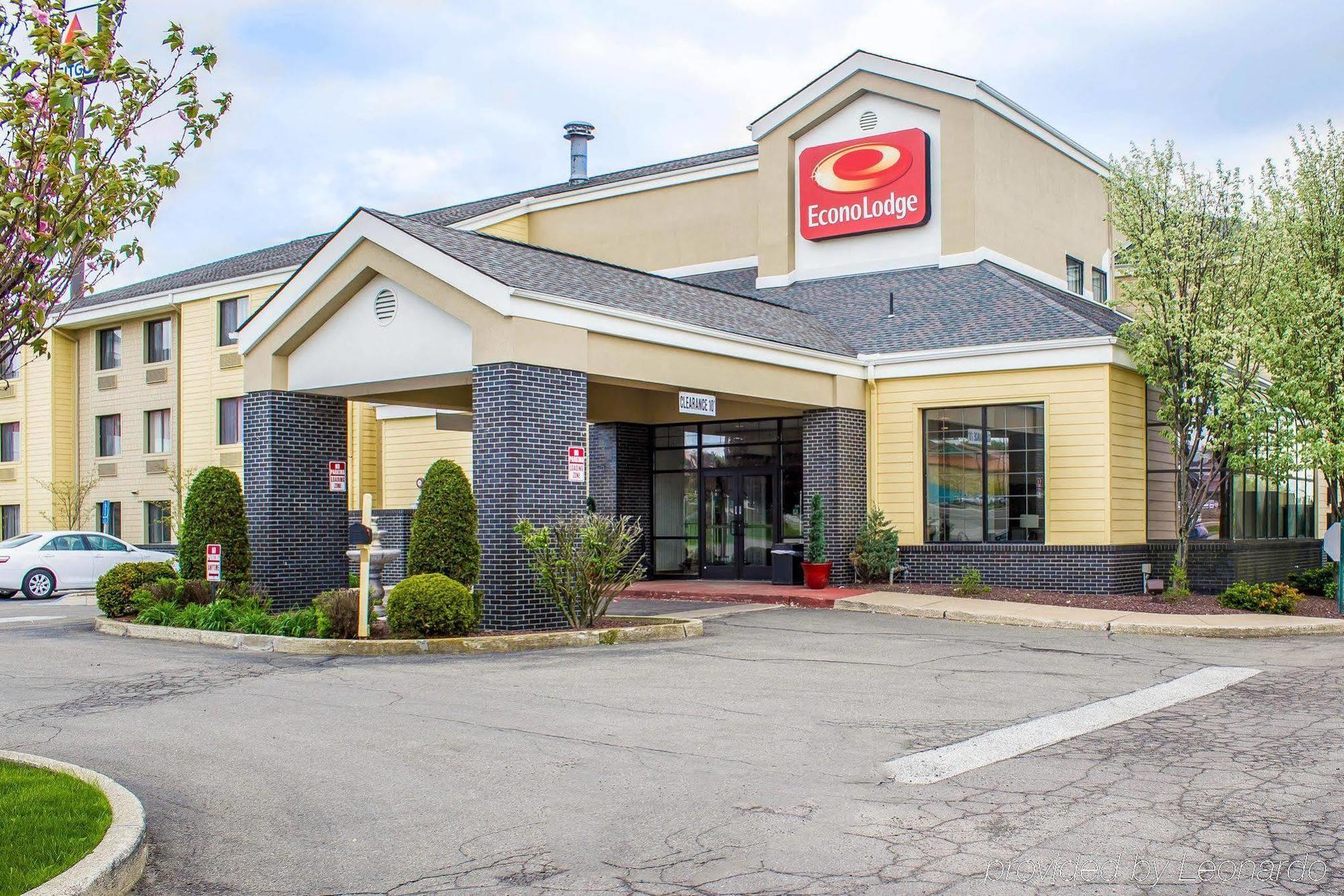 Hotel Country & By Radisson, Erie, Pa 3*