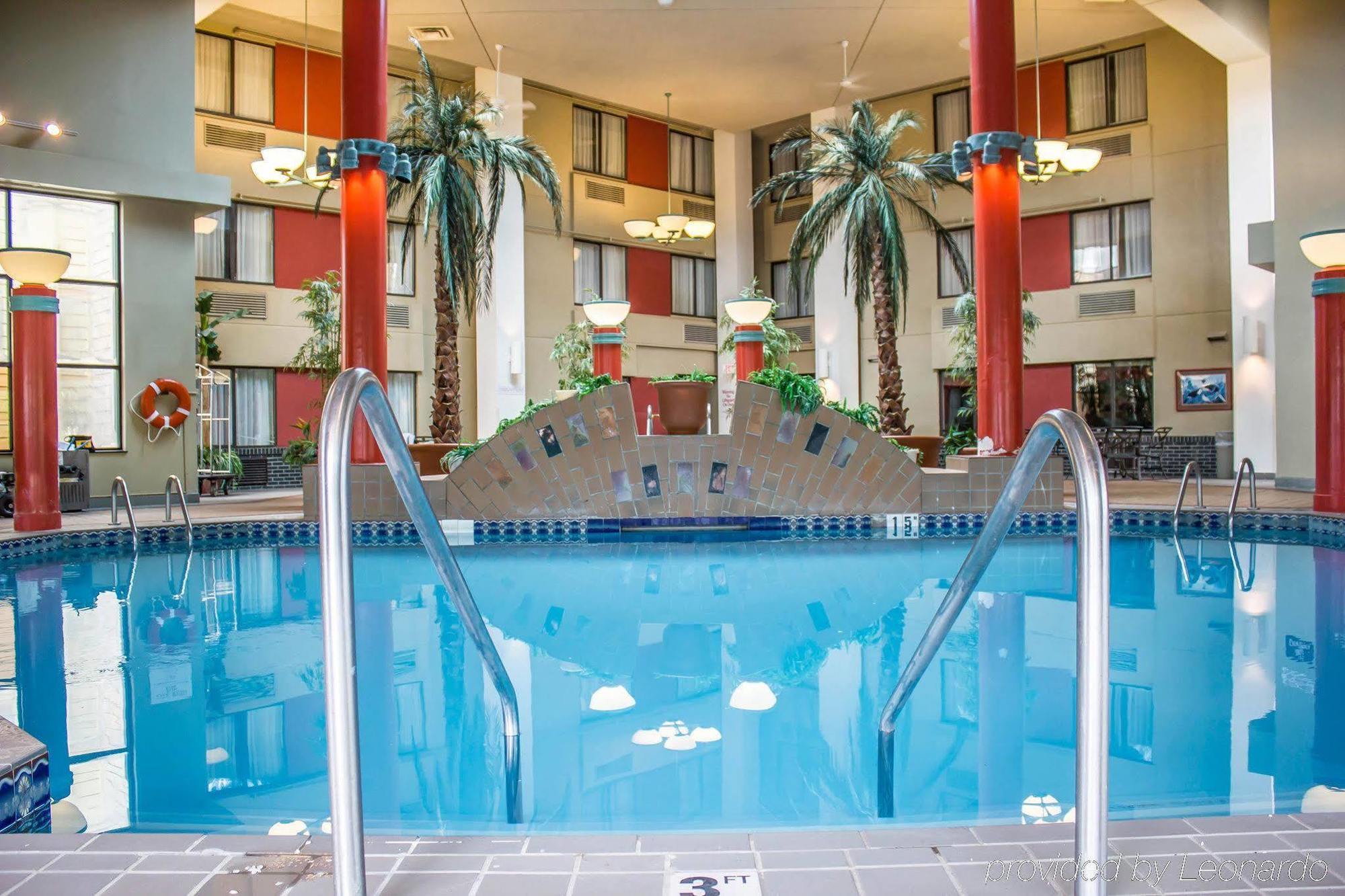 Country & By Radisson, Erie, Pa Hotel Kearsarge